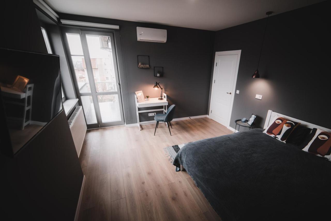Apart-Hotel Kostjukowski Apartments Nizhynska 17 리비프 외부 사진
