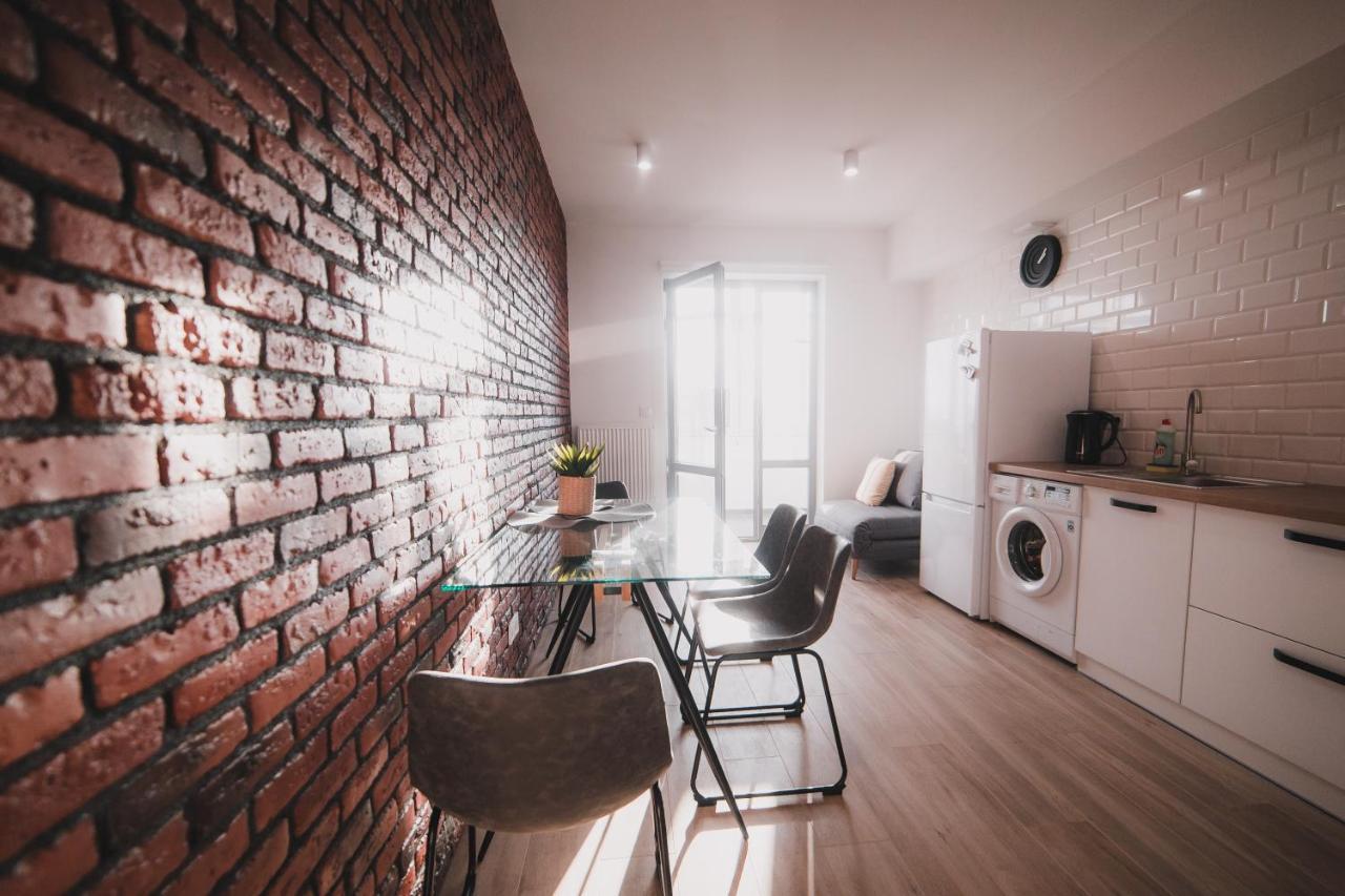 Apart-Hotel Kostjukowski Apartments Nizhynska 17 리비프 외부 사진