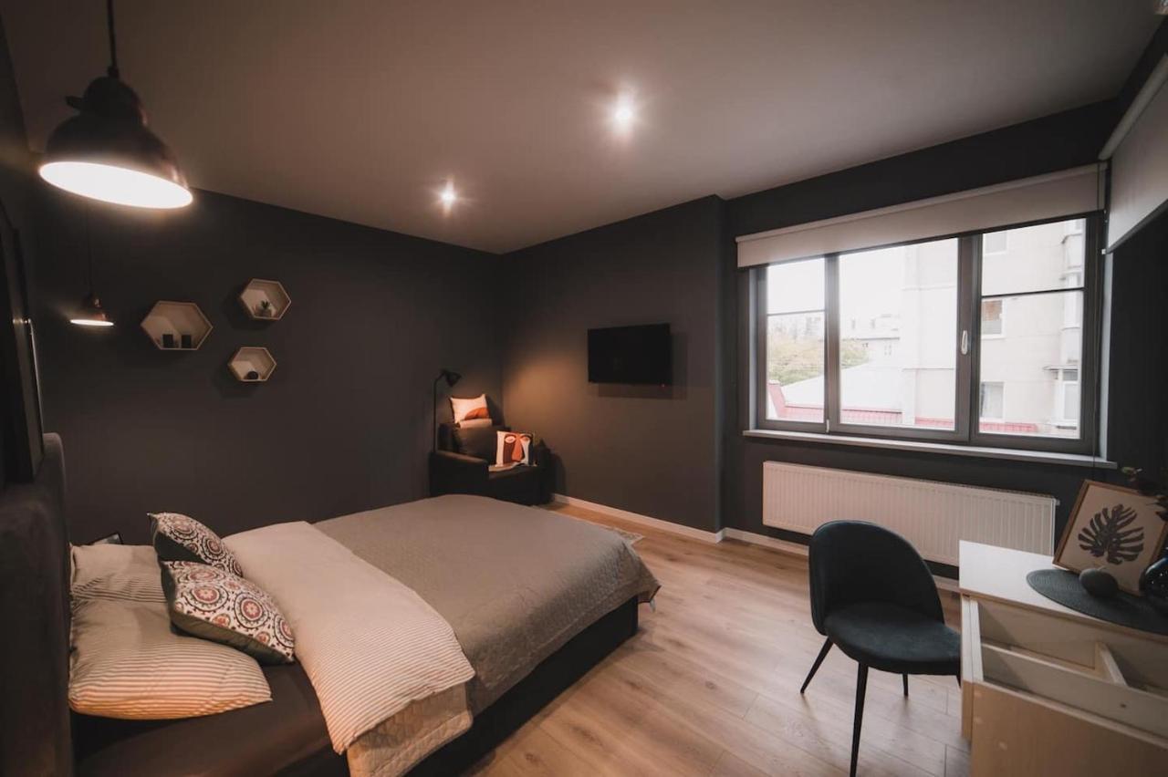 Apart-Hotel Kostjukowski Apartments Nizhynska 17 리비프 외부 사진