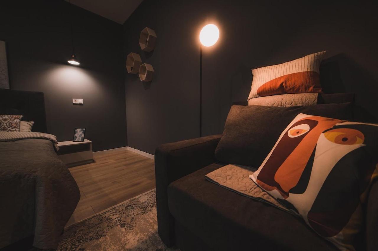 Apart-Hotel Kostjukowski Apartments Nizhynska 17 리비프 외부 사진