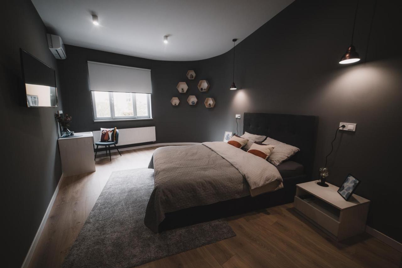 Apart-Hotel Kostjukowski Apartments Nizhynska 17 리비프 외부 사진