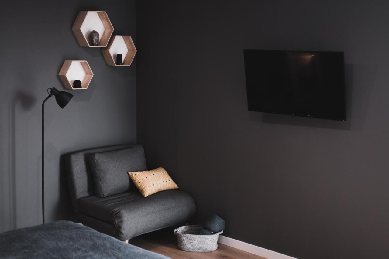 Apart-Hotel Kostjukowski Apartments Nizhynska 17 리비프 외부 사진