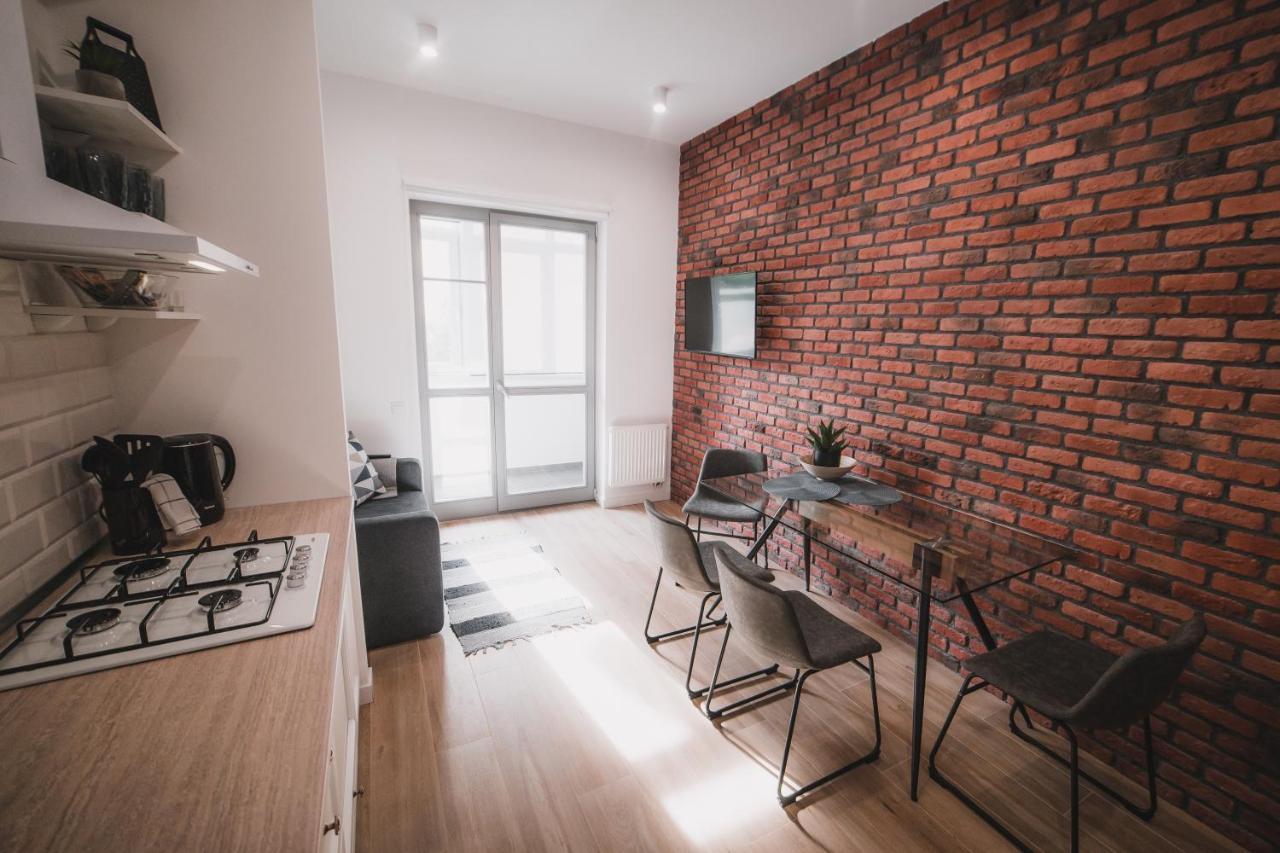 Apart-Hotel Kostjukowski Apartments Nizhynska 17 리비프 외부 사진