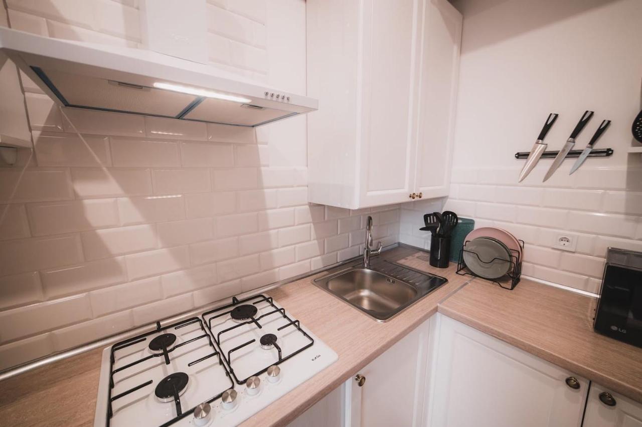 Apart-Hotel Kostjukowski Apartments Nizhynska 17 리비프 외부 사진