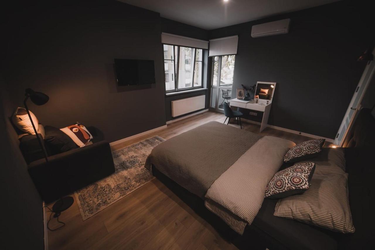 Apart-Hotel Kostjukowski Apartments Nizhynska 17 리비프 외부 사진