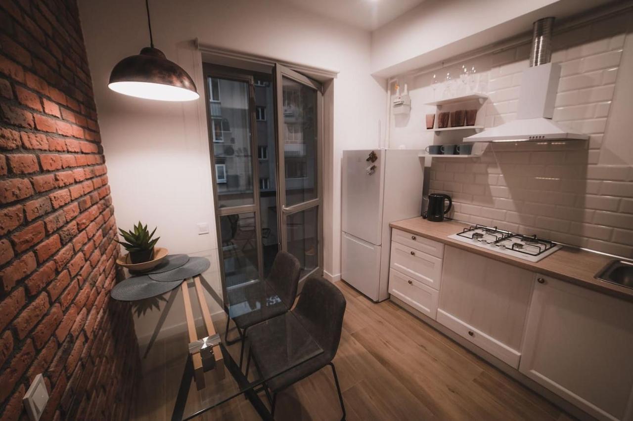 Apart-Hotel Kostjukowski Apartments Nizhynska 17 리비프 외부 사진