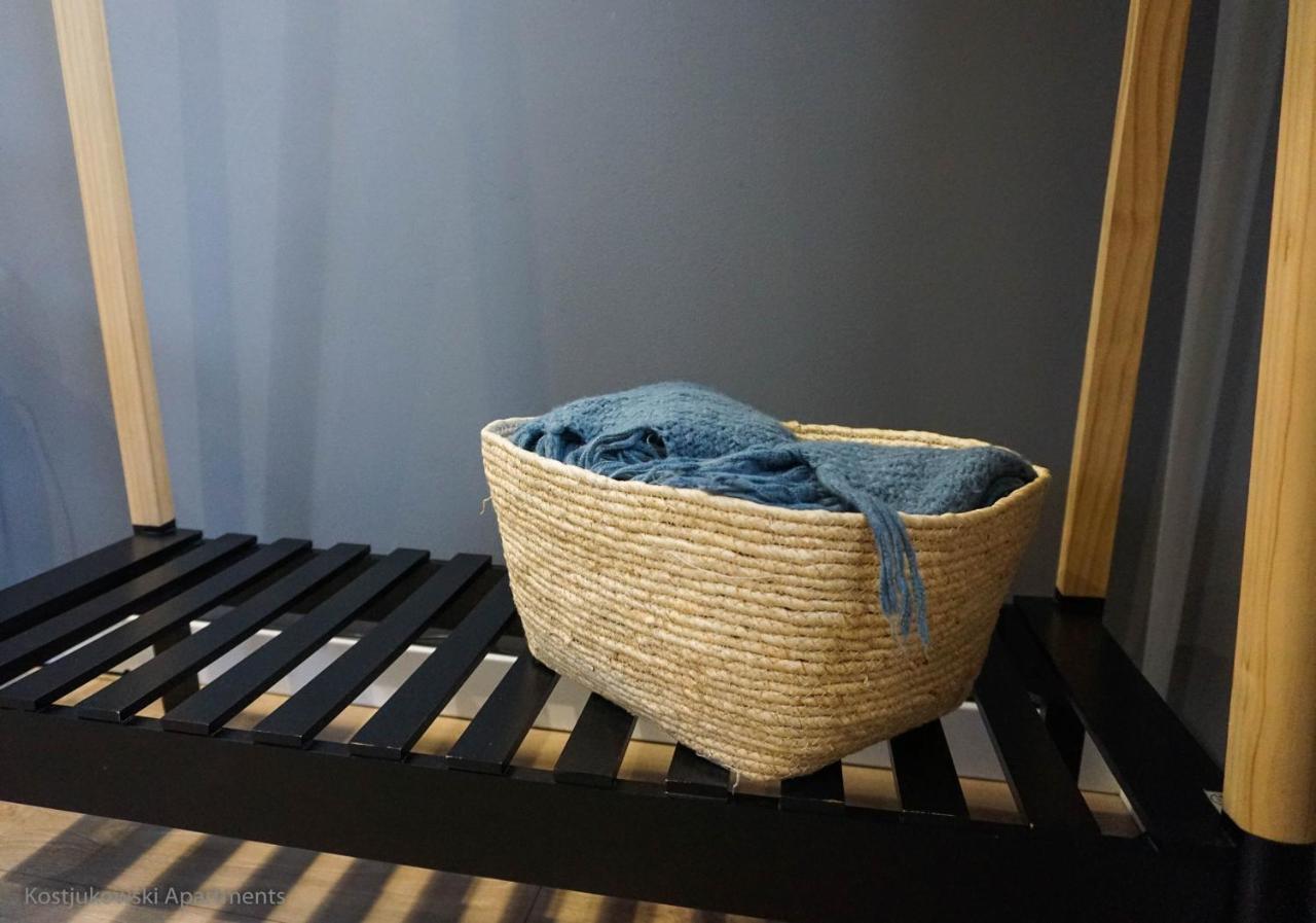 Apart-Hotel Kostjukowski Apartments Nizhynska 17 리비프 외부 사진